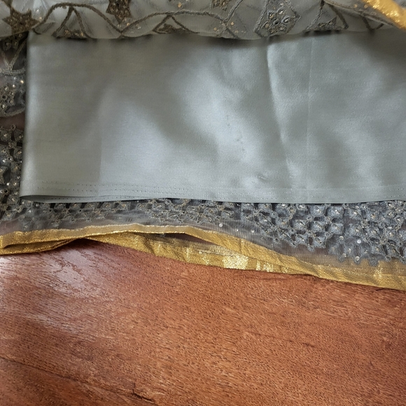 Pakistani sharara dress (3 pc) - Picture 6 of 9